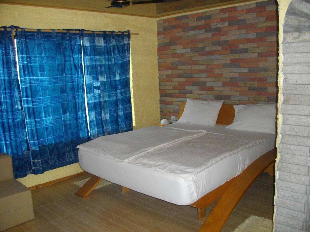 Biriwa Beach Hotel Quarto foto